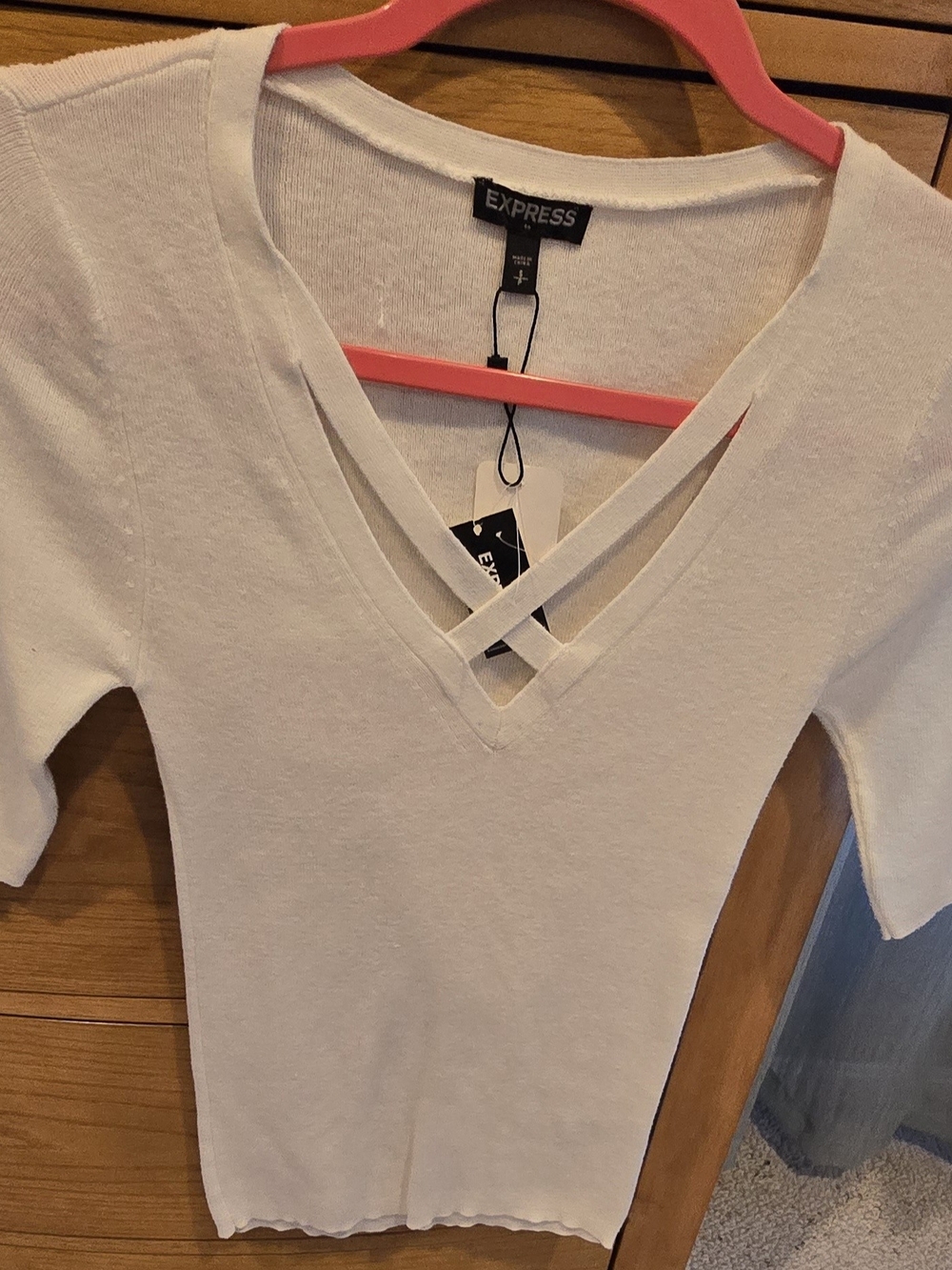 Express Women's NWT Off-White Crisscross V-Neck Top, Knit, Women's S